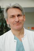 профессор,  д-р Вольфганг Шольс, специалист по внутренним болезням и кардиологии